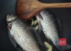 鲫鱼花蛤枸杞叶汤的做法图解5