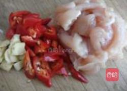 茭白炒鸡胸脯的做法图解1