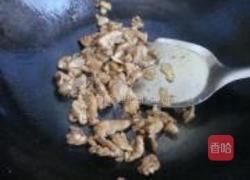 茭白炒鸡胸脯的做法图解5