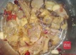 腊鸭腿炒云耳的做法图解5