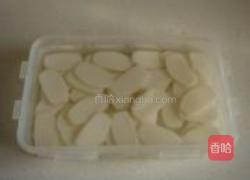 菠菜炒年糕的做法图解3