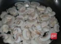 鲜蘑肉片的做法图解3