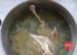 海参山药鸡汤的做法图解2