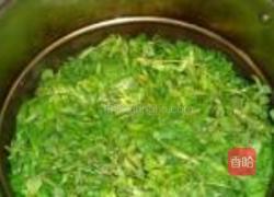 蒜炝苜蓿的做法图解2