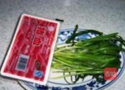 韭菜炒猪血的做法图解1
