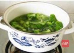 腊肉炒西兰花的做法图解3