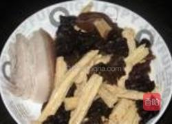 家常腐竹炒肉的做法图解1