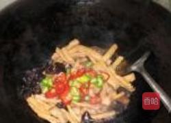 家常腐竹炒肉的做法图解7