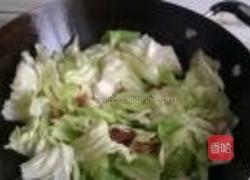 培根炒包菜的做法图解4