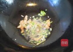 猪肉烧芋头的做法图解4