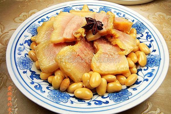 咸猪头肉炖黄豆