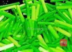 素鸡炒蒜薹的做法图解2