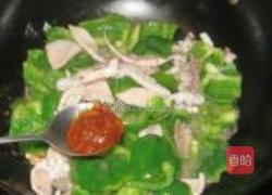 辣味青椒炒鱿鱼的做法图解6