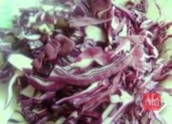凉拌紫甘蓝的做法图解2