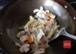 口蘑腐竹炒蹄筋的做法图解11