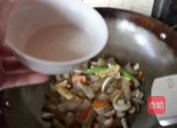 口蘑腐竹炒蹄筋的做法图解12