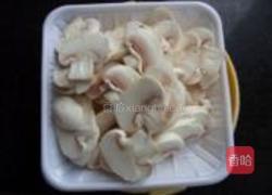 口蘑腐竹炒蹄筋的做法图解4