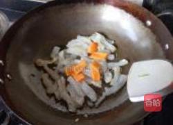 口蘑腐竹炒蹄筋的做法图解9