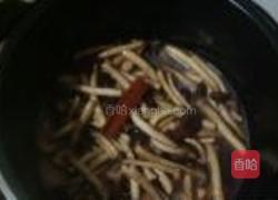 茶树菇炖肉的做法图解13