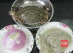 红膏蟹洋葱粉丝煲的做法图解1