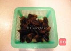 蚝油五彩爆腐竹的做法图解2