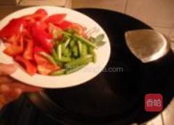 蚝油五彩爆腐竹的做法图解5