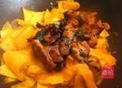 紫苏猪颈肉炒南瓜的做法图解8