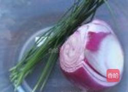 洋葱素鸡的做法图解1