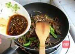 小银鱼炒辣椒的做法图解10