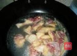 笋干焖鸭的做法图解1