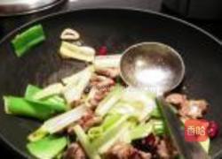 大蒜小炒肉的做法图解6