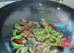 腊肉炒茄丁的做法图解8