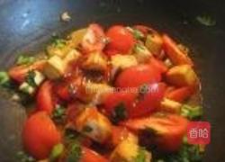 番茄烩豆腐鱼饼的做法图解6