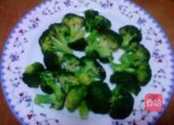 蛋香番茄西兰花的做法图解3