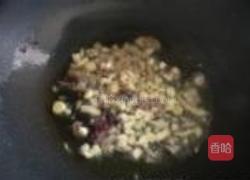 爆炒茧蛹的做法图解3
