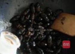 爆炒茧蛹的做法图解5
