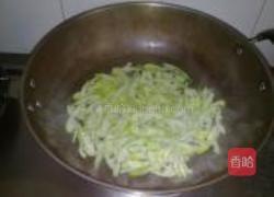 酸菜炒小笋的做法图解3