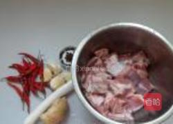 麻辣排骨的做法图解1
