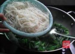 鱿鱼芥兰炒米粉的做法图解15