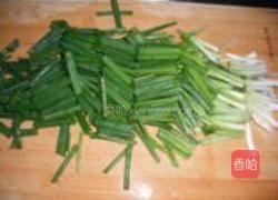 鱿鱼芥兰炒米粉的做法图解2