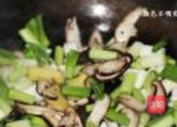 蒜苗香菇炒猪头肉的做法图解4