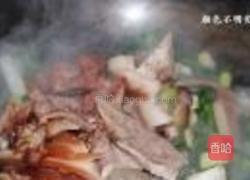 蒜苗香菇炒猪头肉的做法图解6