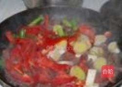 红椒大葱炒麋鹿肉的做法图解7