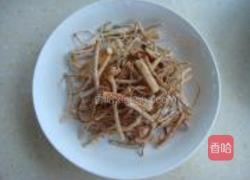 五指毛桃煲猪骨的做法图解3