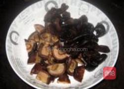 冬菇蒸滑鸡的做法图解3