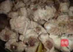 土豆焖排骨的做法图解2
