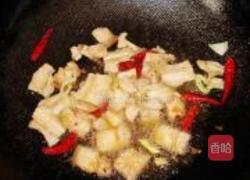 红椒肉片炒扁豆的做法图解3