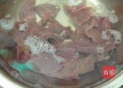 肝尖菠菜汤的做法图解1