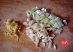 西红柿鸡蛋炸酱面的做法图解2