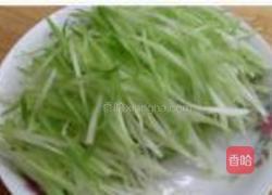 芹菜丝炒肉的做法图解1